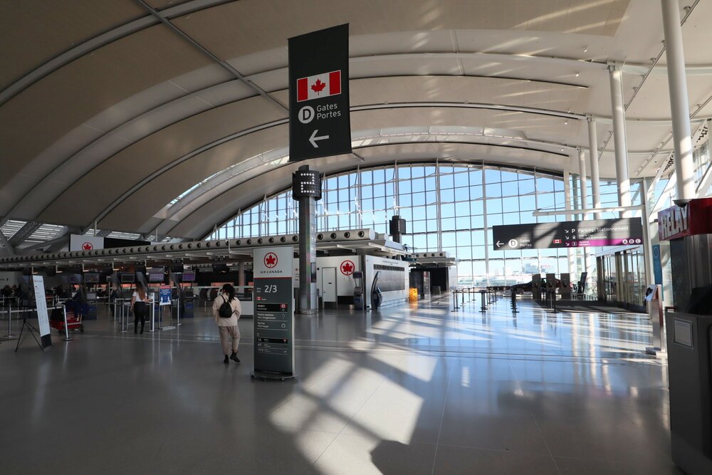 Toronto Pearson International Airport – Departures check-in