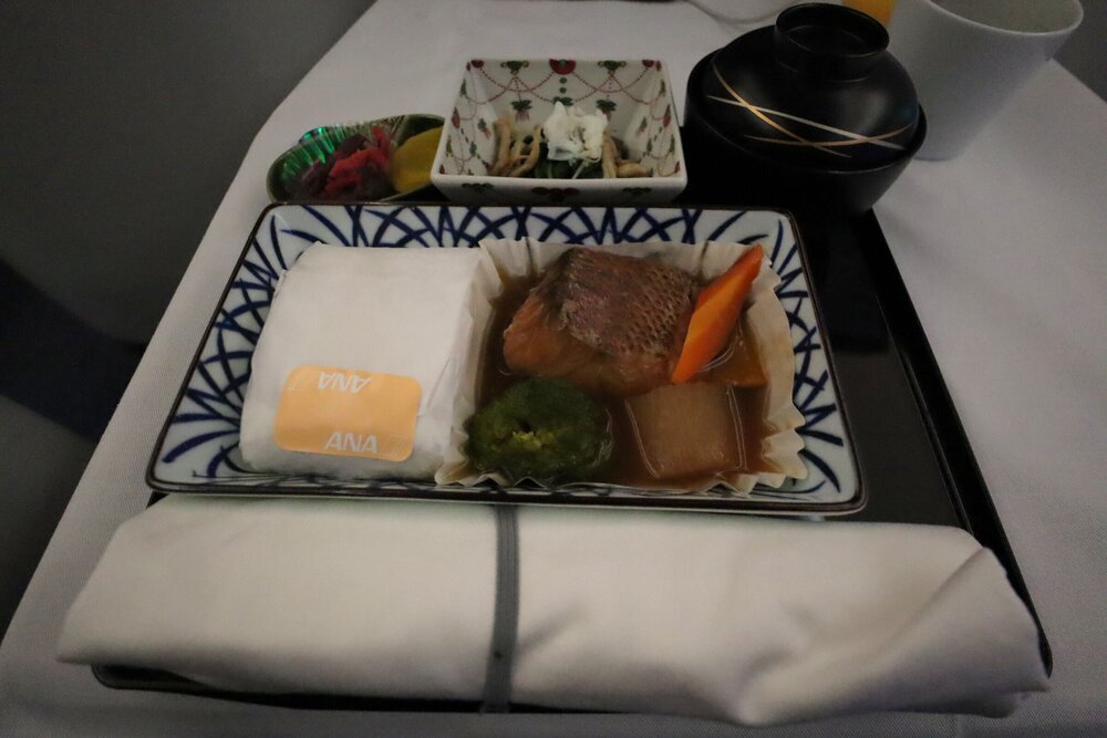 ANA 787 business class – Pre-arrival meal