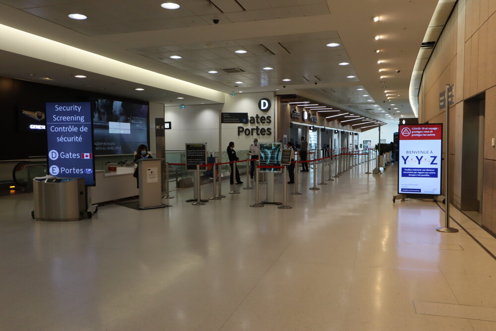 Toronto Pearson International Airport – Security queue