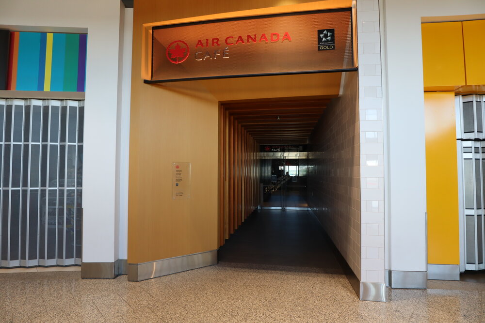 Toronto Pearson International Airport – Closed Air Canada Café