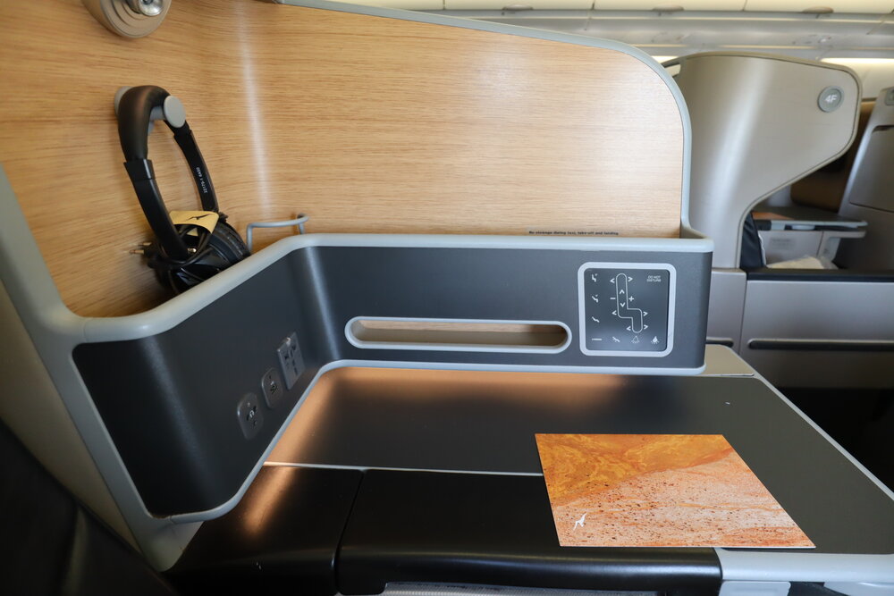 Qantas business class – Seat console