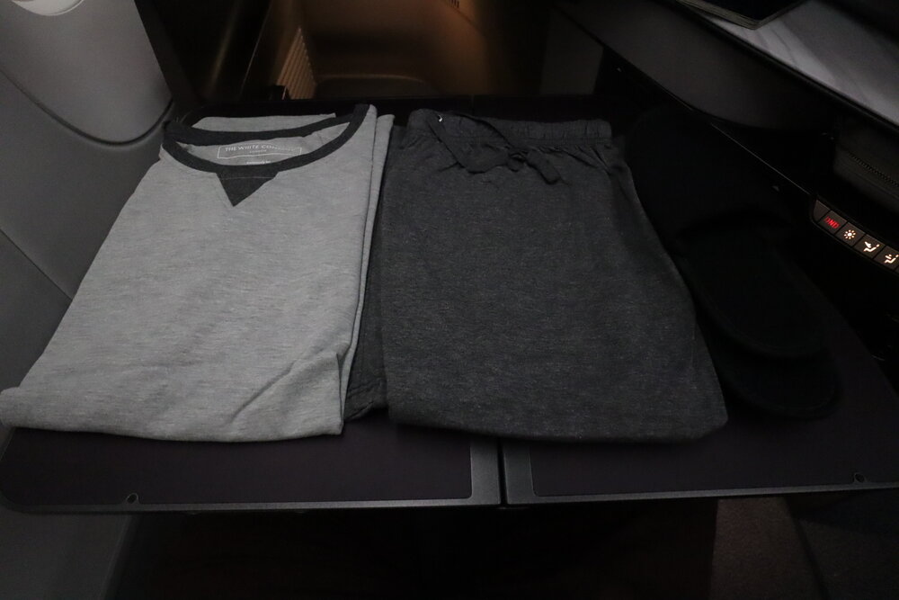 Qatar Airways A350 Qsuites business class – Pajamas