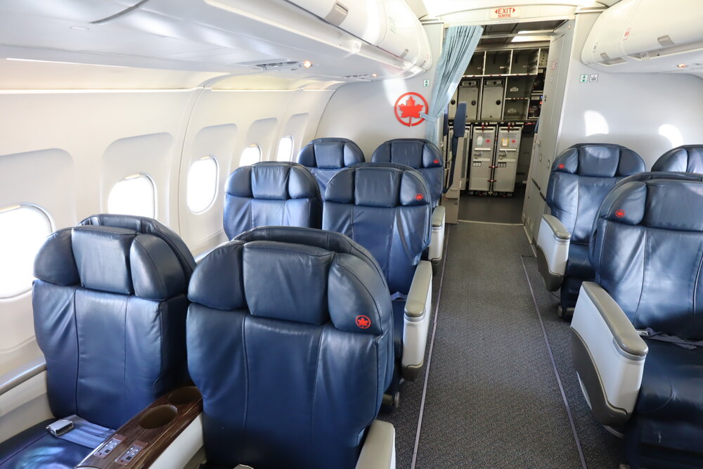 Air Canada Jetz A319 – Cabin