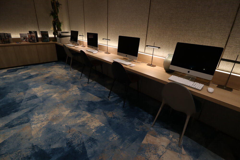 Jewel Changi Lounge Singapore – Computer workstations