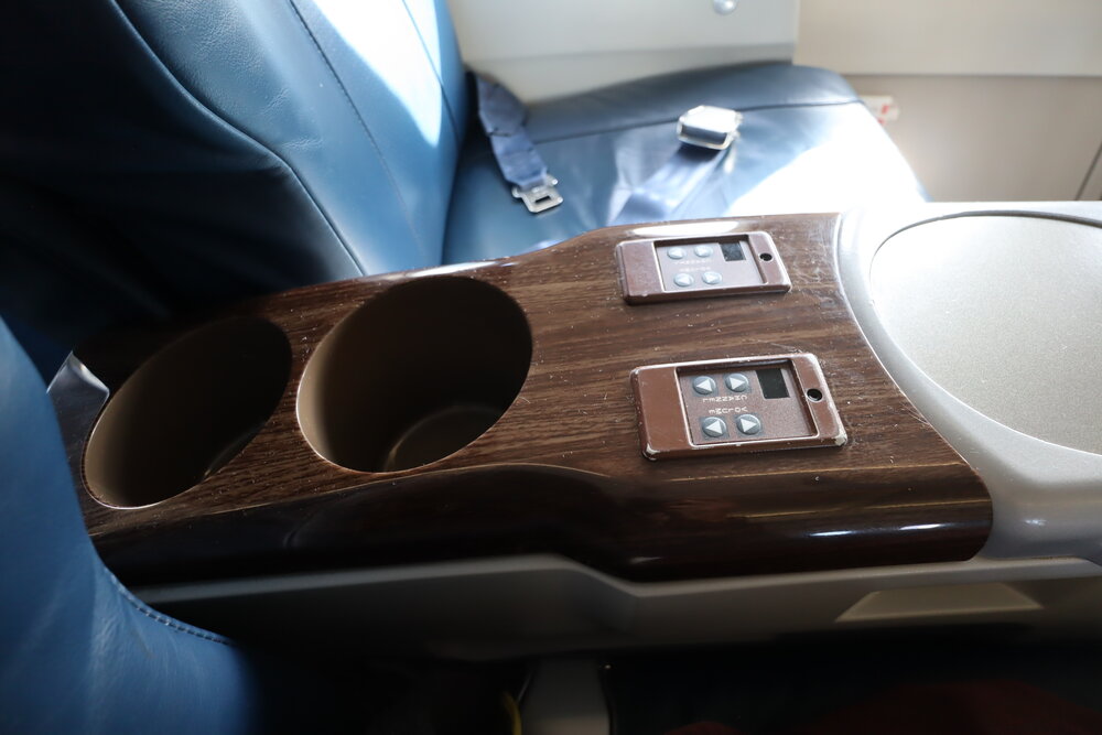 Air Canada Jetz A319 – Cup holders