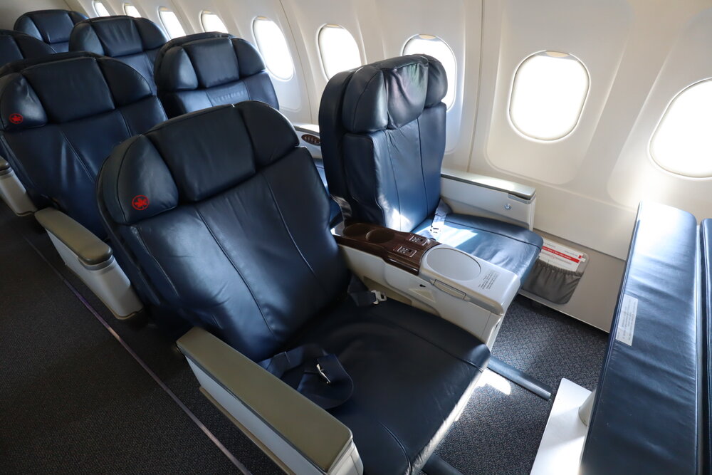 Air Canada Jetz A319 – Seat recline