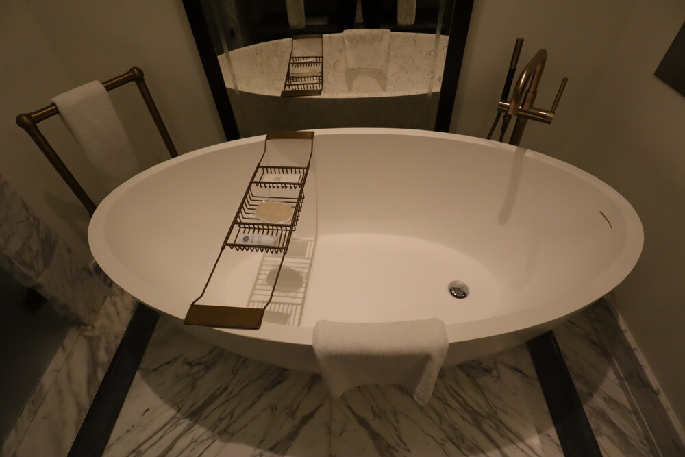 St. Regis Astana – St. Regis Suite bathtub