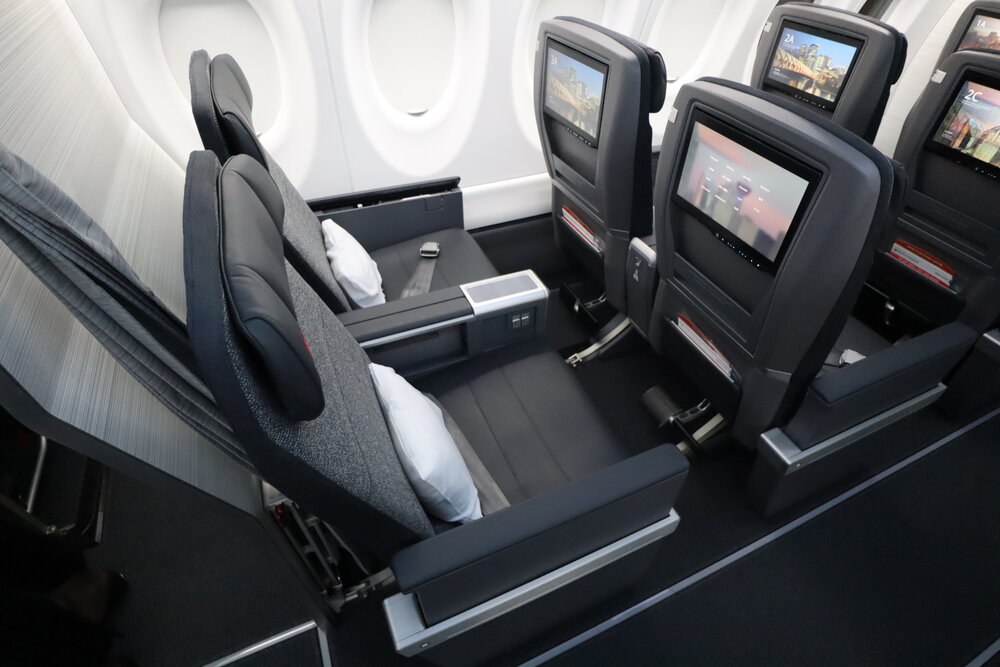 Air Canada Airbus A220 – Business class