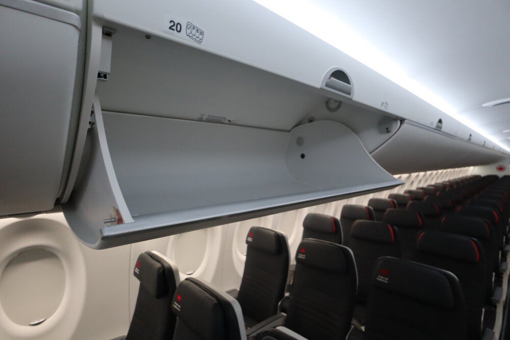 Air Canada Airbus A220 – Overhead storage bins