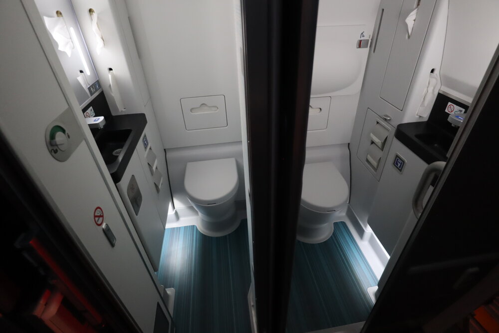 Air Canada Airbus A220 – Economy class restrooms