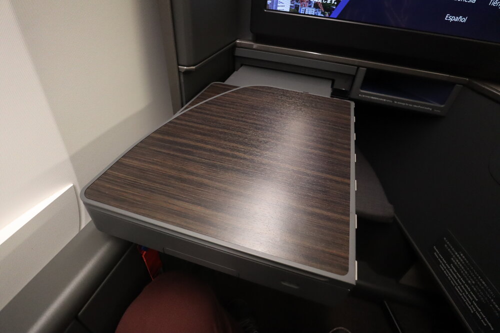 ANA 777 new business class – Tray table