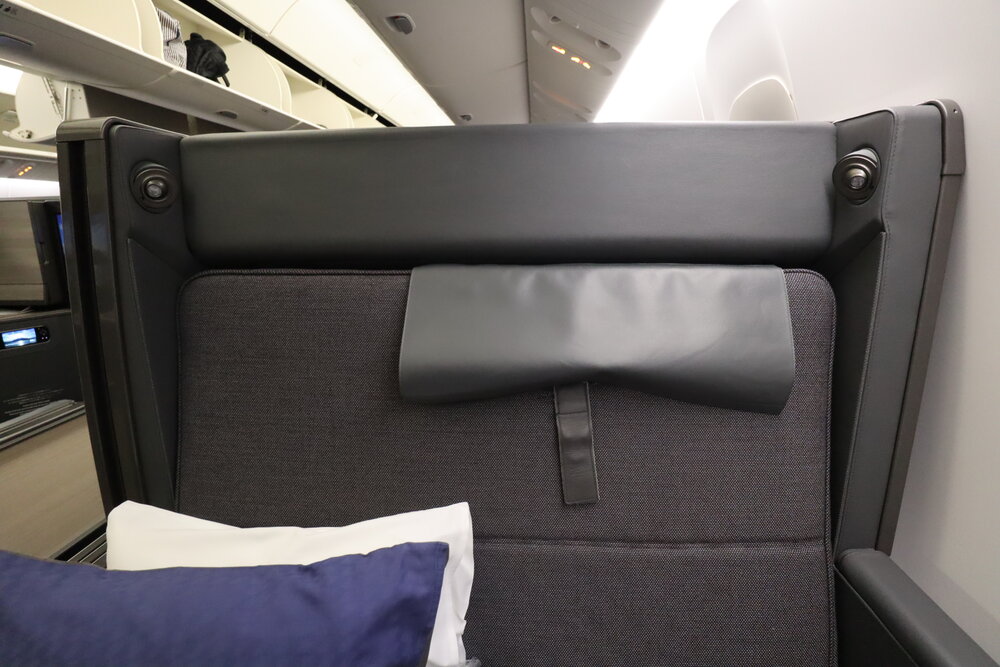 ANA 777 new business class – Shoulder belt strap