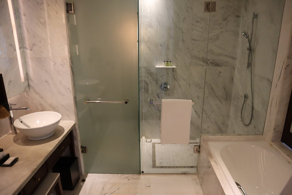 Park Hyatt Siem Reap – Park King Room bathroom