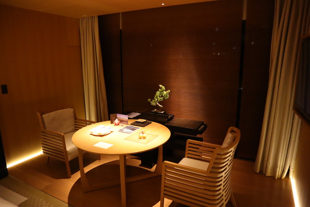 The Ritz-Carlton, Kyoto – Deluxe Kyoto Room sitting area