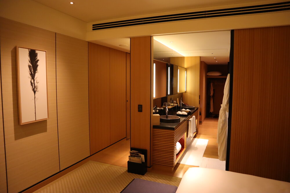 The Ritz-Carlton, Kyoto – Deluxe Kyoto Room bathroom