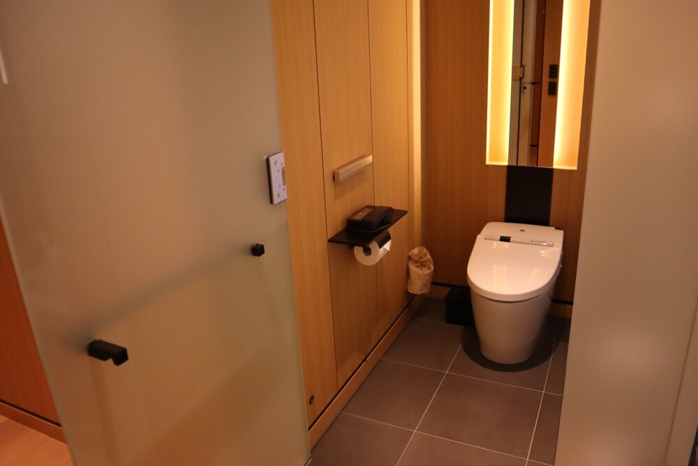 The Ritz-Carlton, Kyoto – Deluxe Kyoto Room toilet