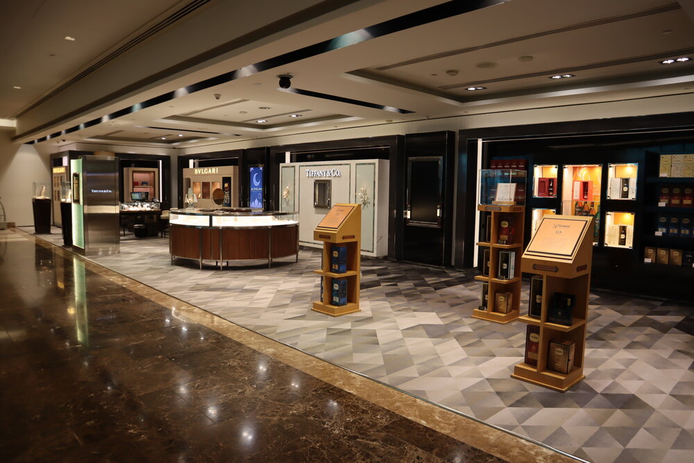 Emirates First Class Lounge (Concourse A) – Duty free shopping