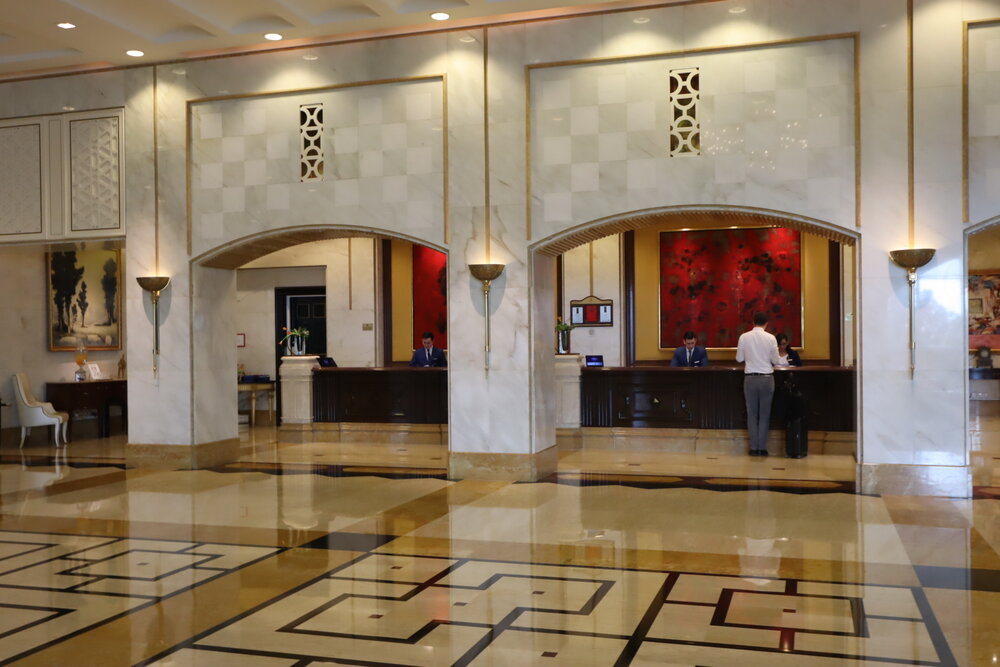 The Ritz-Carlton, Doha – Check-in desks