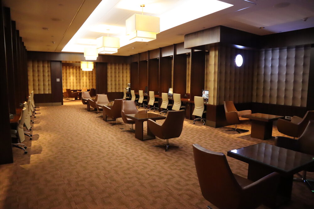 Emirates First Class Lounge (Concourse A) – Business centre