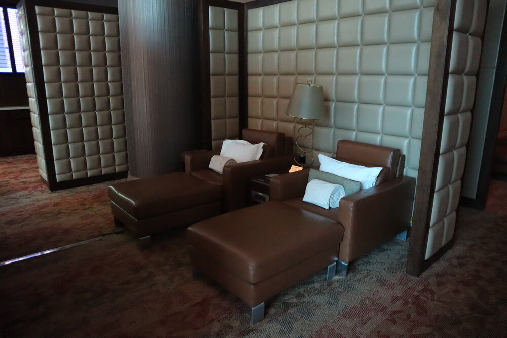 Emirates First Class Lounge (Concourse A) – Nap chairs