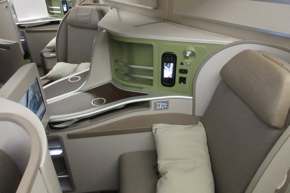 EVA Air business class Toronto to Taipei – Seats 7D and 7G