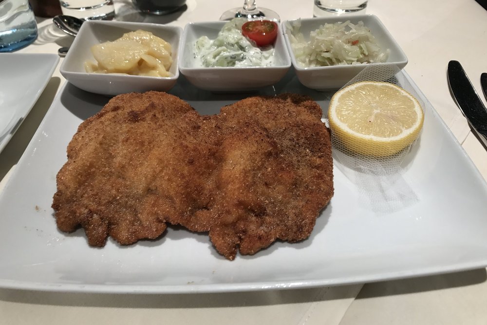 Lufthansa First Class Terminal Frankfurt – Veal schnitzel