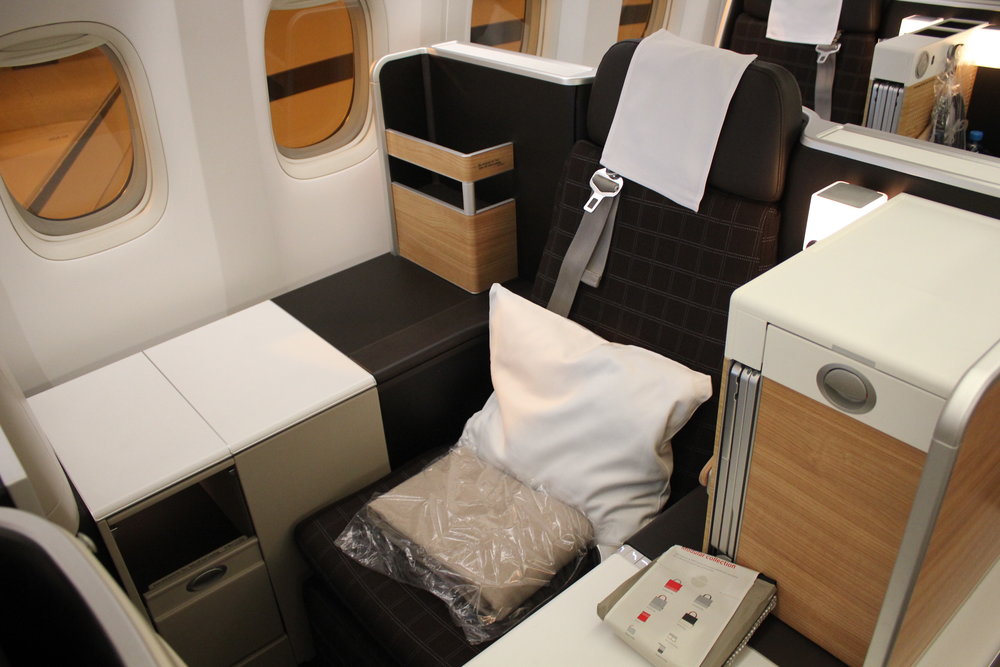 Swiss Business Class – Throne seat