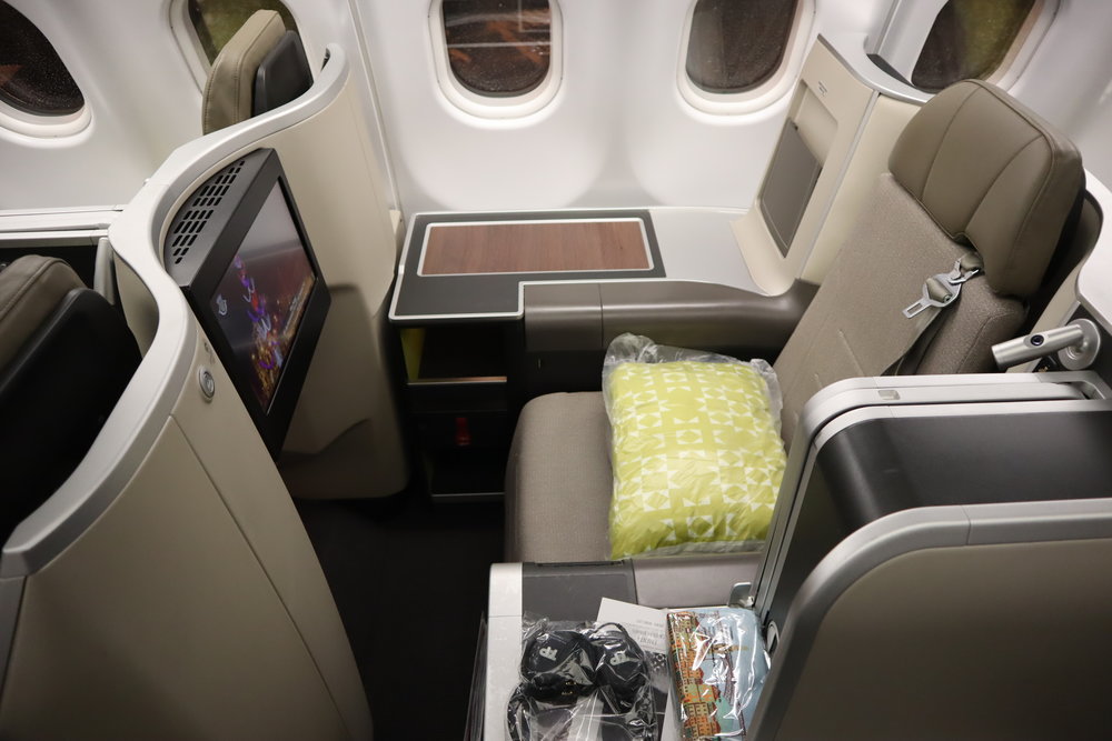 TAP Air Portugal business class – Throne seat