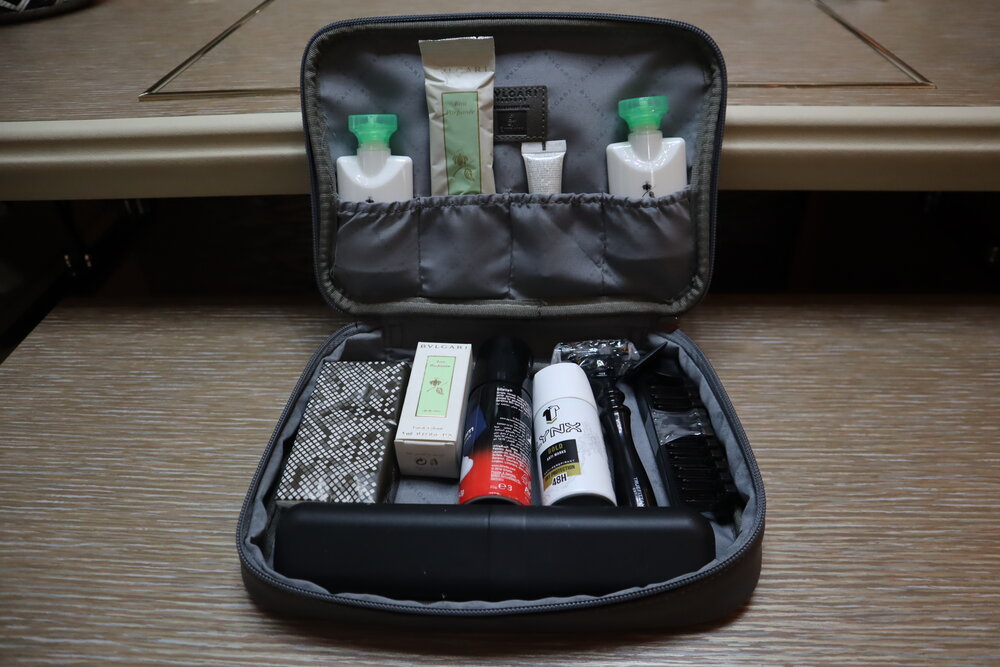 Emirates 777 New First Class – Bulgari male amenity kit