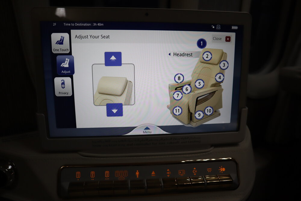 Emirates 777 New First Class – Detailed seat control