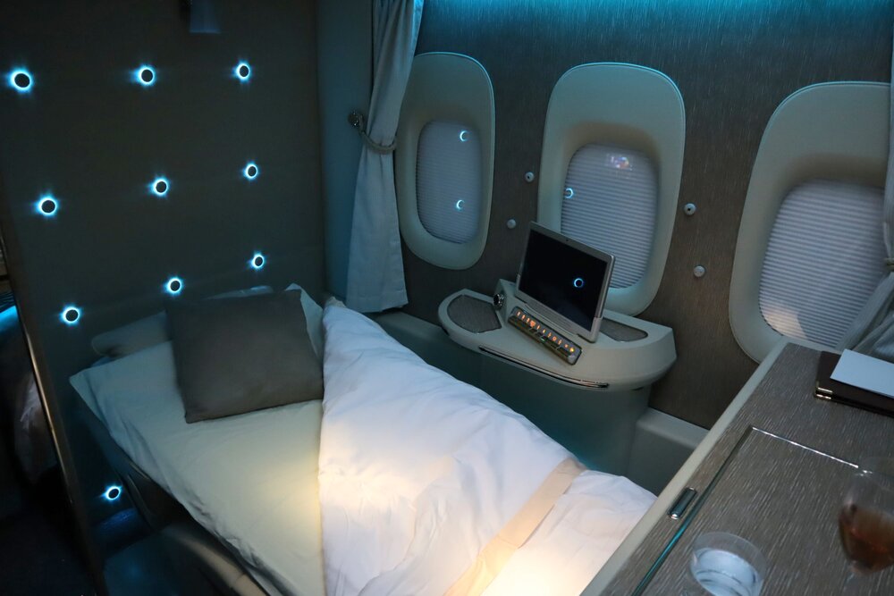 Emirates 777 New First Class – Turquoise mode