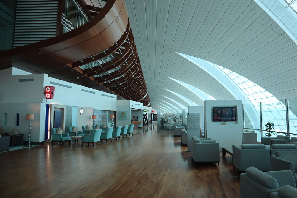 Emirates First Class Lounge Dubai (Concourse B) – Seating area