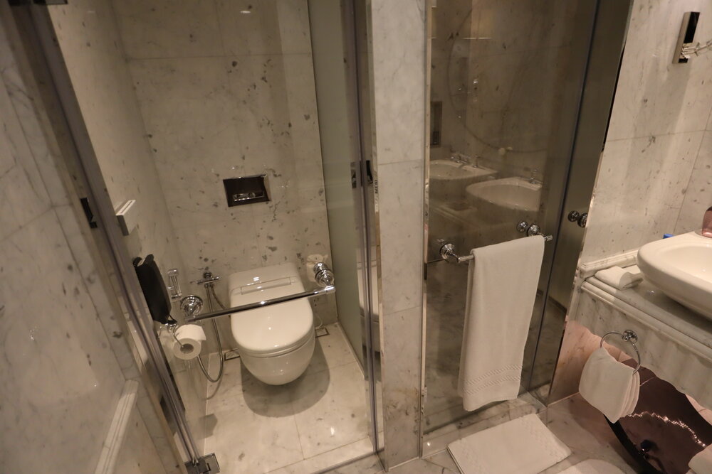 The Ritz-Carlton, Doha – Executive Suite master bathroom