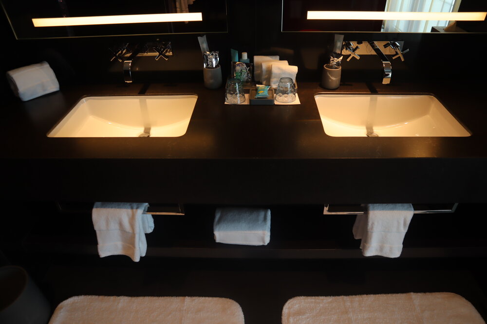 W Dubai The Palm – Marvelous Suite sinks