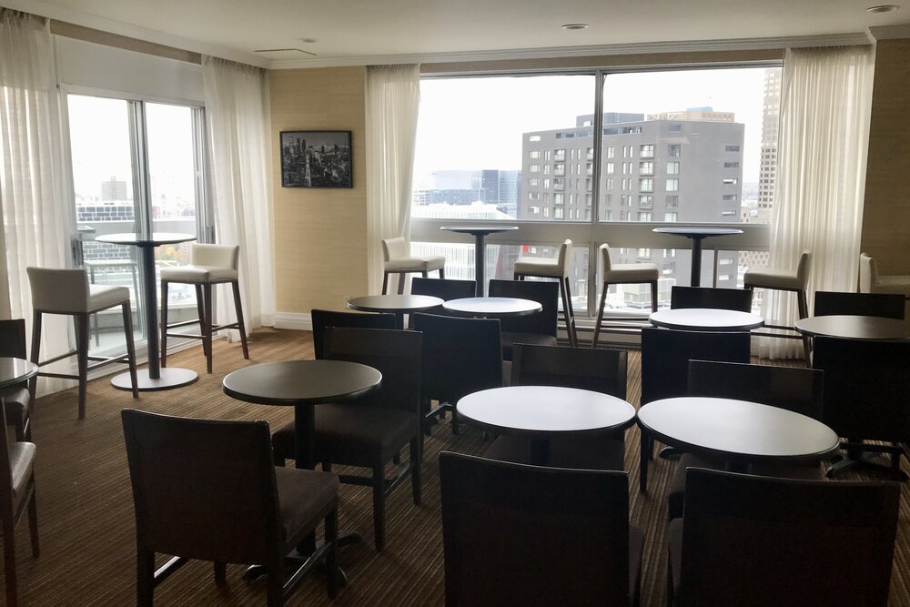 Delta Montreal – Club Lounge seating area