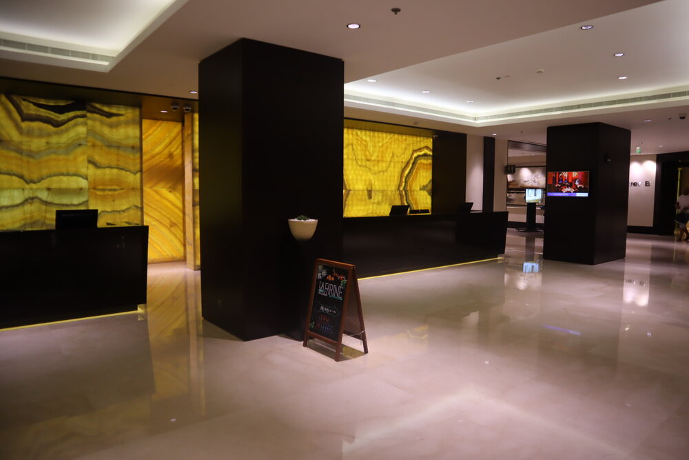 JW Marriott Marquis Dubai – Front desks