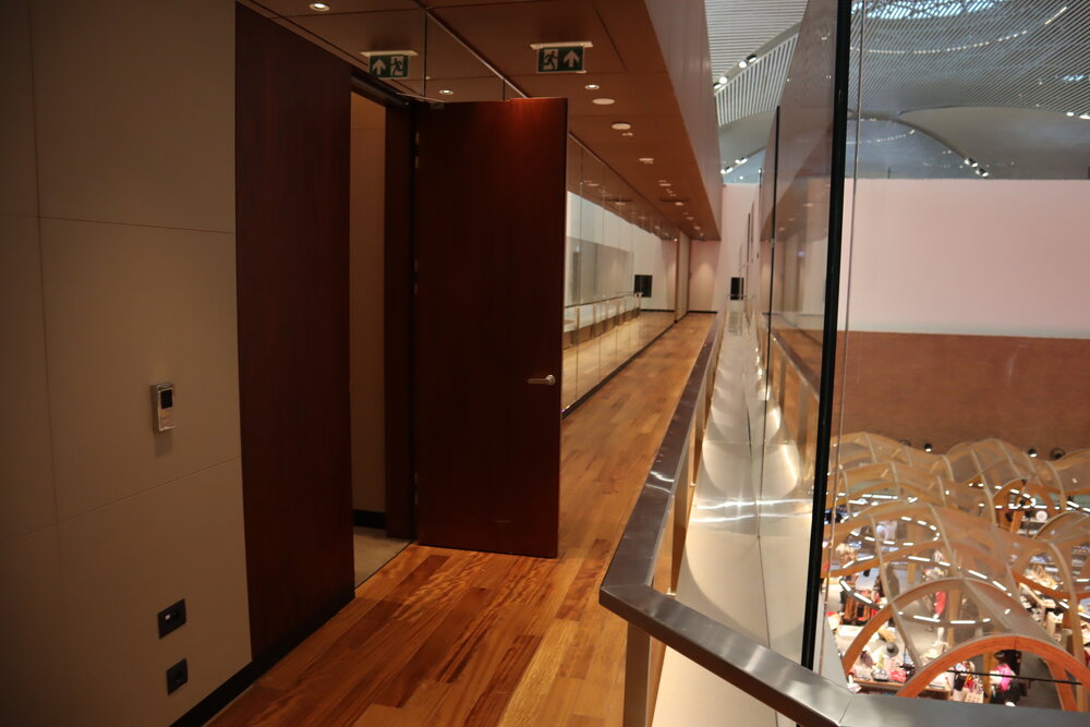 Turkish Airlines Business Lounge Istanbul – Walkway to shower and nap rooms