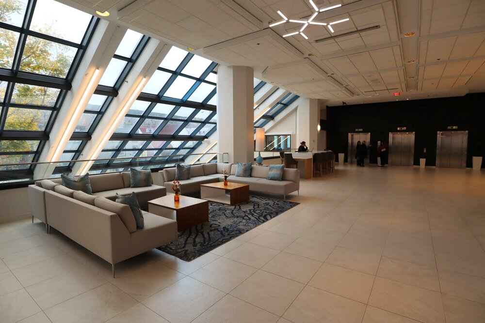 Delta St. John’s – Lobby lounge &amp; elevators