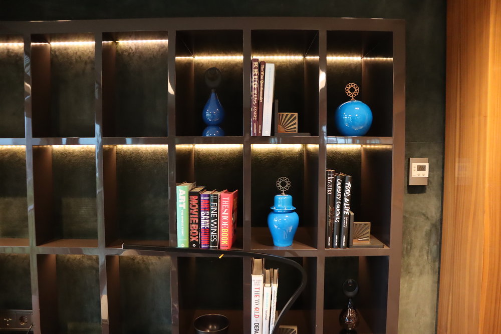 St. Regis Istanbul – St. Regis Suite library decoration