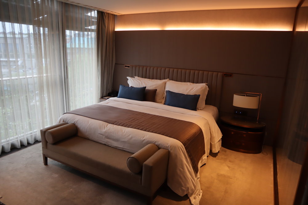 St. Regis Istanbul – St. Regis Suite bedroom