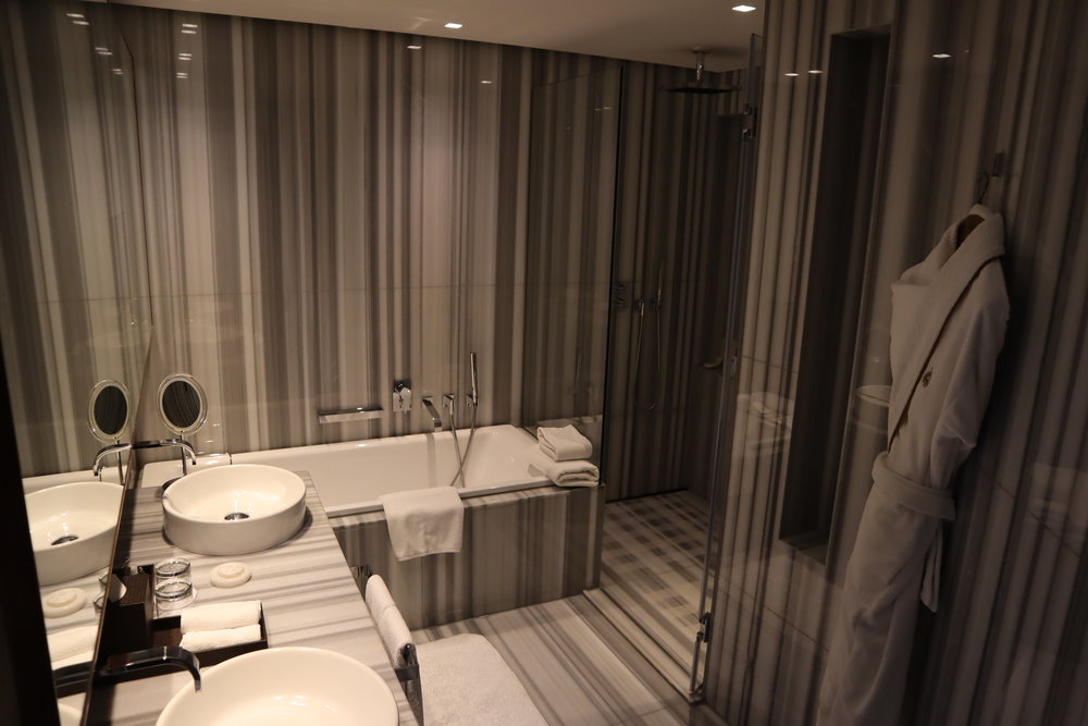 St. Regis Istanbul – St. Regis Suite bathroom