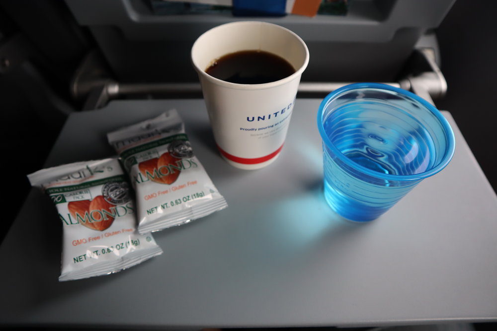 United Flight 155 – In-flight snack and drinks