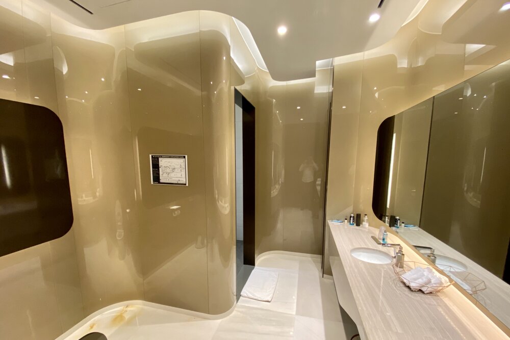 Korean Air First Class Lounge Seoul – Shower room