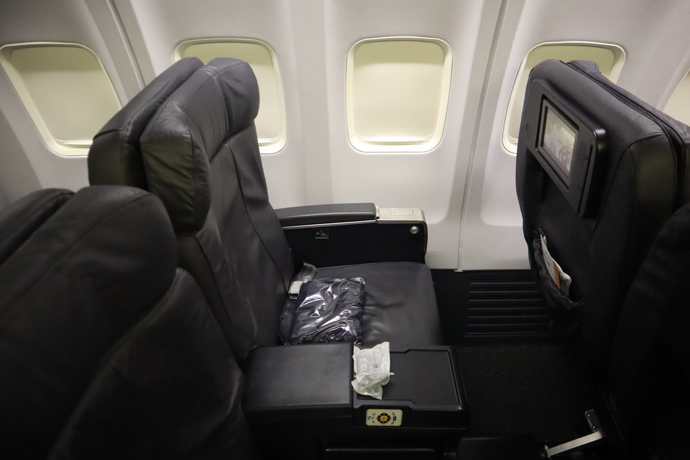 United 737 business class – Seats