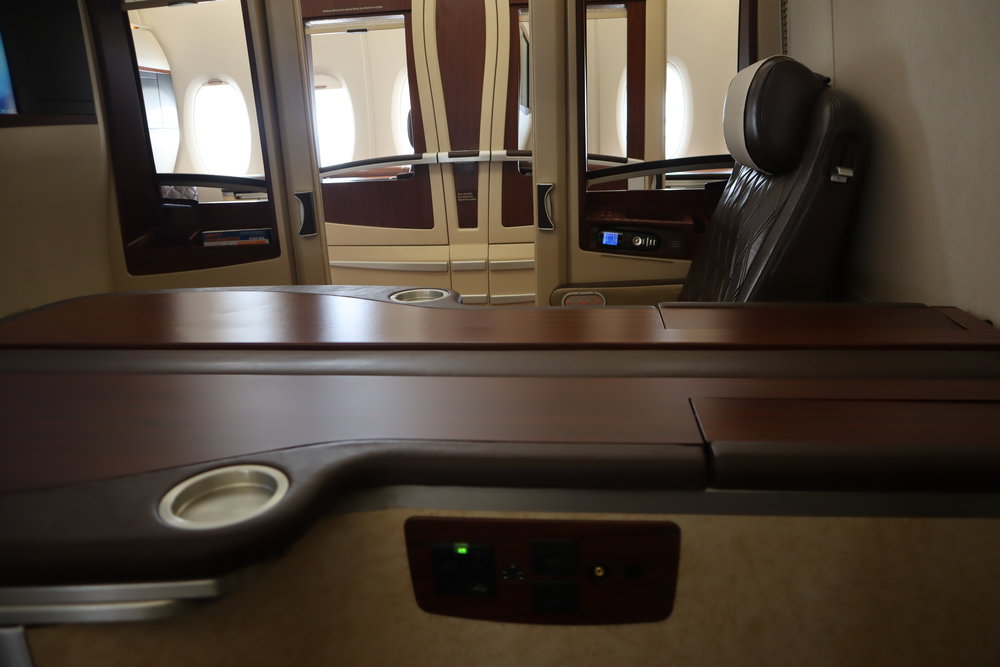 Singapore Airlines Suites Class – Seat console