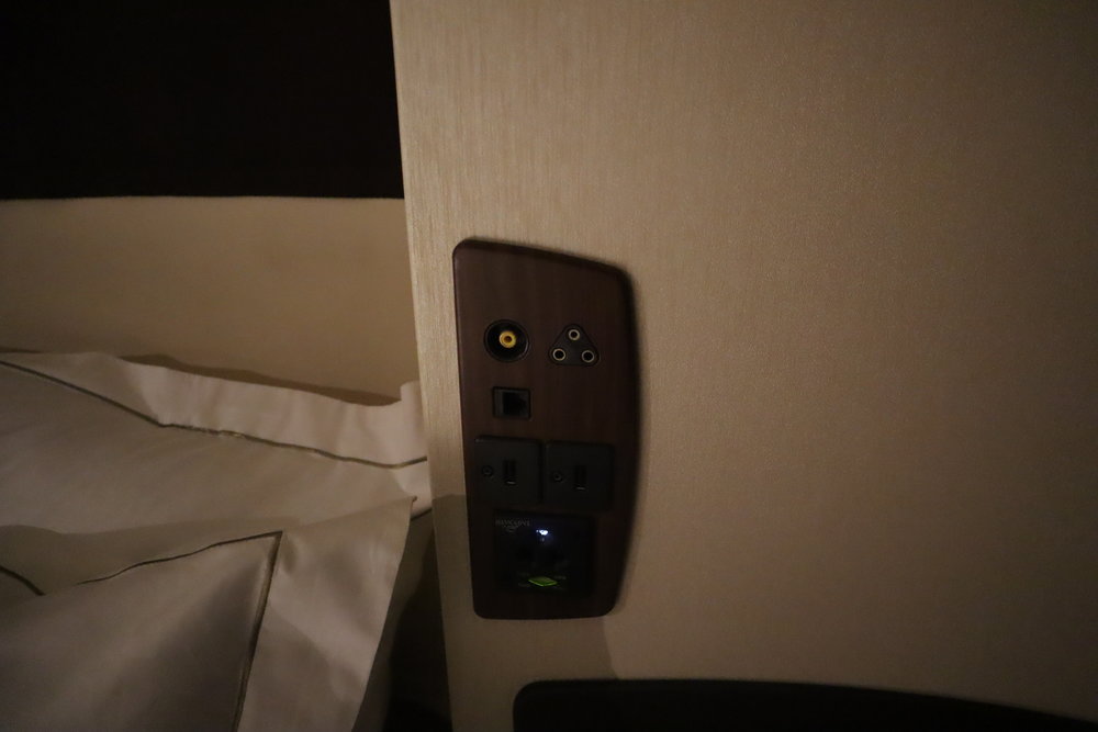 Singapore Airlines Suites Class – Power ports