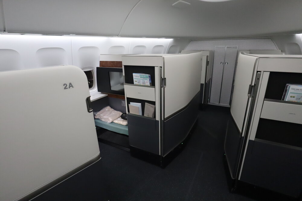 Korean Air 747 First Class – Cabin