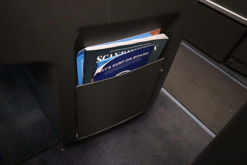 SAS business class – Larger literature pocket