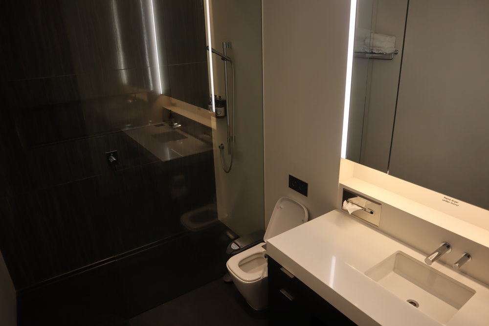 Air New Zealand Lounge Auckland – Shower room