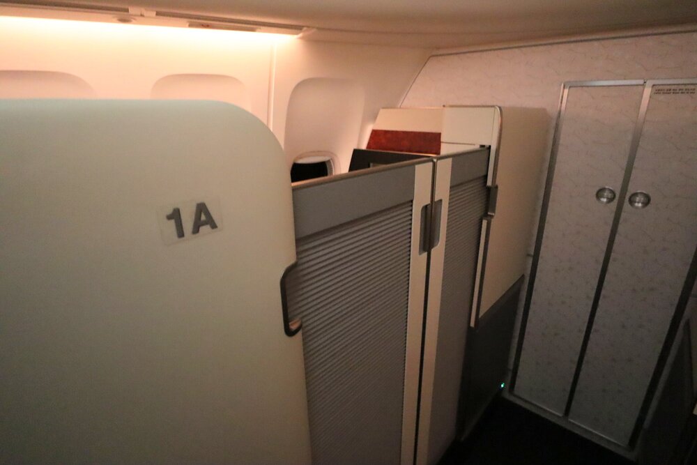 Korean Air 747 First Class – Doors closed